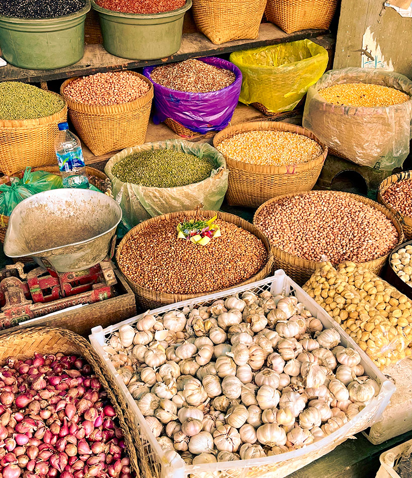 Gewürze für Bali Kochkurs auf Markt.
